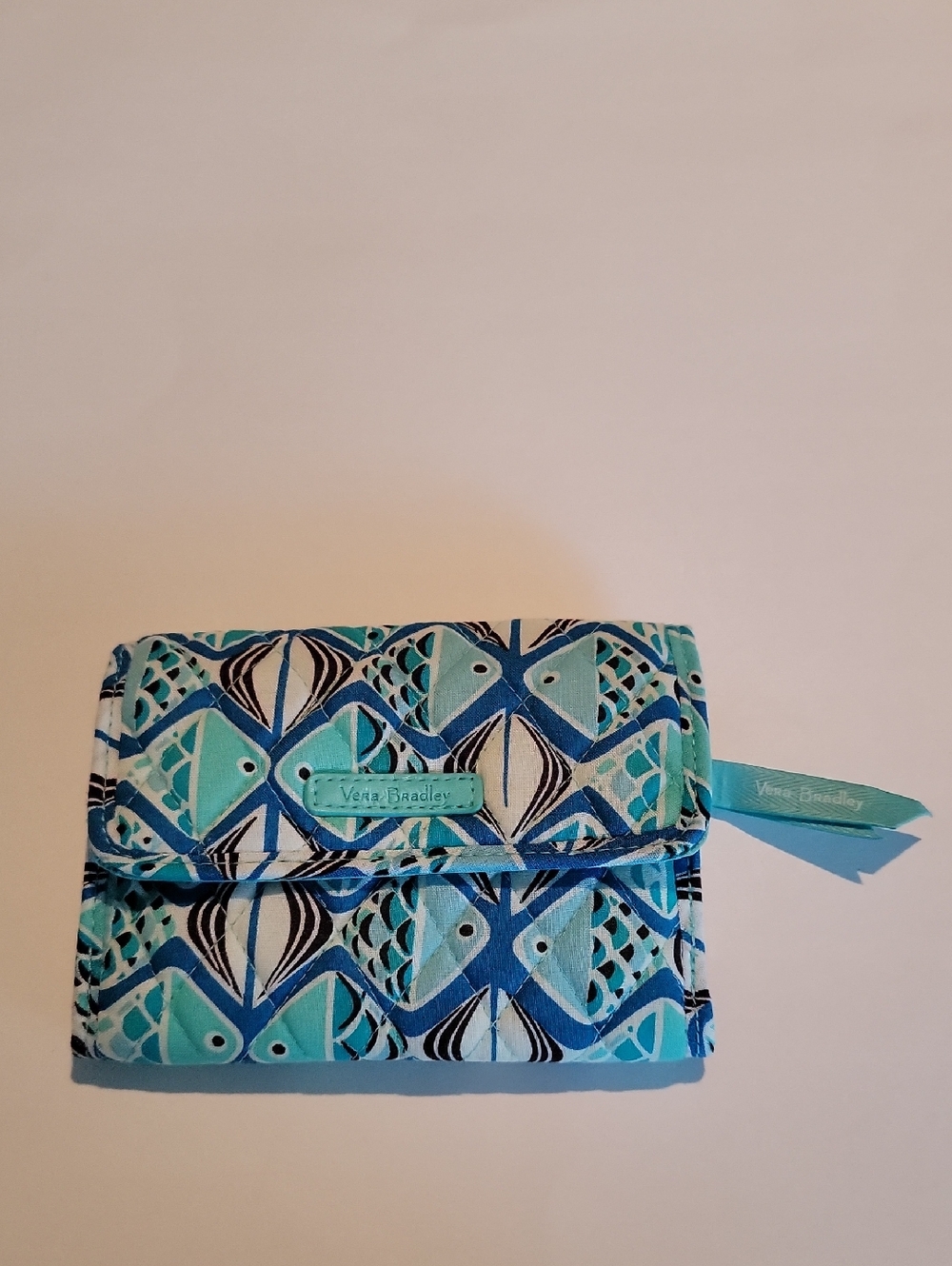VERA BRADLEY GO FISH EURO TRIFOLD WALLET IN BLUE/WHITE & TURQUOISE